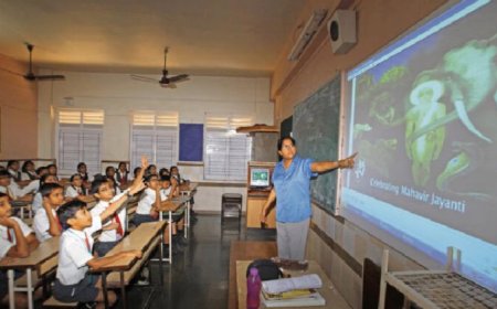 ഇടത്പക്ഷം 10 വർഷത്തിൽ എന്ത് ചെയ്തു എന്ന് ചോദിക്കുന്നവരോട് അതറിയാൻ സർക്കാർ സ്കൂളുകളിലേക്കൊന്നു പോയി നോക്കാൻ പറയണം