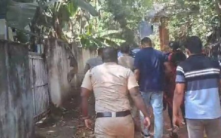 ലൈംഗിക പീഡന പരാതിയിൽ അറസ്റ്റിലായ രാഹുൽ മാങ്കൂട്ടത്തിലിനെ പത്തനംതിട്ടയിലെ വീട്ടിൽ സംഘം പരിശോധന നടത്തി.പീഡനം നടന്നതായി ആരോപിക്കപ്പെടുന്ന തിരുവല്ലയിലെ സ്വകാര്യ ഹോട്ടലിലെത്തിച്ച് ഇന്ന് അന്വേഷണസംഘം തെളിവെടുപ്പ് നടത്തിയിരുന്നു .