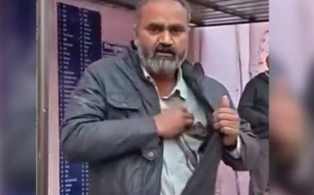 പാമ്പുകടിയേറ്റ ആൾ, കടിച്ച ആ പാമ്പിനെയും പോക്കറ്റിലാക്കി ആശുപത്രിയിലെത്തി ചികിത്സ തേടി. ഉത്തർപ്രദേശിലെ മഥുരയിൽ ആണ് സംഭവം. 39 വയസ്സുകാരനായ ഇ-റിക്ഷാ ഡ്രൈവർ ദീപക്കാണ് തന്നെ കടിച്ച ഒന്നരയടി നീളമുള്ള പാമ്പിനെയും ജാക്കറ്റിന്റെ പോക്കറ്റിലാക്കി ആശുപത്രിയിൽ എത്തിയത്.