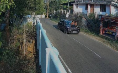 പാമ്പാടിയിൽ സ്കൂൾ യൂണിഫോമിൽ കുട്ടികളെ ബോണറ്റിലിരുത്തി അച്ഛന്റെ ഡ്രൈവിങ്; സിസിടിവി ദൃശ്യങ്ങൾ പുറത്ത്