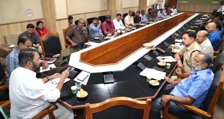 *പത്മനാഭ സ്വാമി ക്ഷേത്രം ലക്ഷദീപം: അവലോകന യോഗം ചേർന്നു*