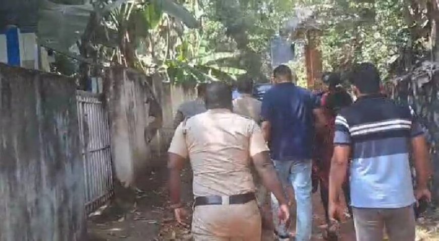 ലൈംഗിക പീഡന പരാതിയിൽ അറസ്റ്റിലായ രാഹുൽ മാങ്കൂട്ടത്തിലിനെ പത്തനംതിട്ടയിലെ വീട്ടിൽ സംഘം പരിശോധന നടത്തി.പീഡനം നടന്നതായി ആരോപിക്കപ്പെടുന്ന തിരുവല്ലയിലെ സ്വകാര്യ ഹോട്ടലിലെത്തിച്ച് ഇന്ന് അന്വേഷണസംഘം തെളിവെടുപ്പ് നടത്തിയിരുന്നു .