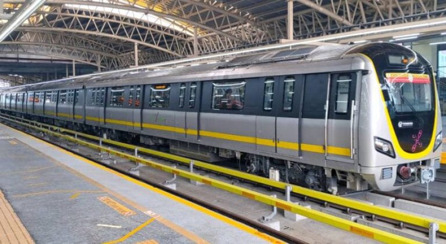 ബെംഗളൂരു നഗരത്തിലെ ട്രാഫിക് ബ്ലോക്കിൽ നിന്നും രക്ഷ നേടാനുള്ളനമ്മ മെട്രോയുടെ യെല്ലോ ലൈനിലെ സേവനങ്ങൾ മെച്ചപ്പെടുത്തുന്നതിന്റെ ഭാഗമായി എട്ടാമത്തെ ഡ്രൈവർ രഹിത ട്രെയിൻ പരീക്ഷണയോട്ടം ആരംഭിച്ചു. ആറ് കോച്ചുകളുള്ള പുതിയ ട്രെയിൻ സെറ്റ് നിലവിൽ ഹെബ്ബഗോഡി ഡിപ്പോയിൽ കർശനമായ പരിശോധനകൾക്ക് വിധേയമായിക്കൊണ്ടിരിക്കുകയാണ്.