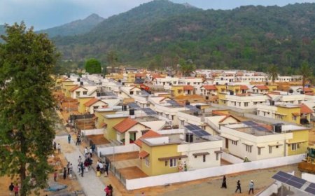 ഇത് രണ്ടാം ജന്മം’; ഉരുൾപൊട്ടലിൽ സർവ്വതും നഷ്ടപ്പെട്ടവർക്ക് ഇനി സുരക്ഷിത തണൽ; ടൗൺഷിപ്പിലെ വീടുകളുടെ താക്കോൽ കൈമാറ്റം ആരംഭിച്ചു