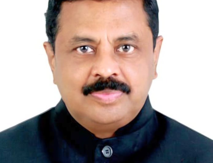 കേരള ന്യൂസ്‌ മീഡിയ    ഫോട്ടോ :സീനിയർ ചേമ്പർ ഇന്റർനാഷണൽ സംഘടനയുടെ ദേശീയ കോർഡിനേറ്റർ ആയി തിരഞ്ഞെടുക്കപ്പെട്ട എസ് ഡി സുരേഷ് ബാബു. ദേശീയ തലത്തിൽ  മികച്ച പ്രസിഡന്റായി തിരഞ്ഞെടുക്കപ്പെട്ട ഇദ്ദേഹം വൈക്കംലീജിയന്റെ ഇപ്പോഴത്തെ പ്രസിഡണ്ട് ആണ്.