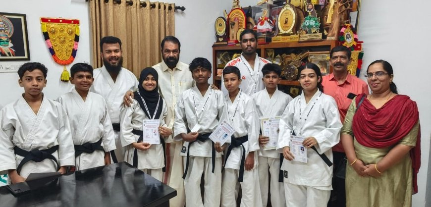 എൽ.ഡി. എഫ് സ്ഥാനാർത്ഥി വി.ശിവൻ കുട്ടി മെയ്റോ മാർഷ്യൽ കരാട്ടെ ബ്ലാക്ക് ബെൽറ്റ് സർട്ടിഫിക്കറ്റുകൾ വിതരണം ചെയ്തു! 