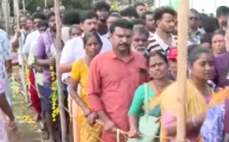 ഇടുക്കിയിലെ പെരിയാർ കടുവ സംരക്ഷണ കേന്ദ്രത്തിനുള്ളിലെ പുരാതനമായ മംഗളാദേവി ക്ഷേത്രത്തിൽ ഇടിമിന്നലേറ്റ് നാശനഷ്ടങ്ങൾ ഉണ്ടായതായി റിപ്പോർട്ട്.      
