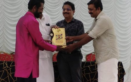 ഫ്രീലാൻസ്പത്രപ്രവർത്തക അസോസിയേഷൻ  ആറ്റിങ്ങൽ  മേഖലാ സമ്മേളനത്തോടനുബന്ധിച്ച്  ഡോ: T.R. മുരുകന് വൈദ്യ ശ്രേഷ്ഠ പുരസ്കാരം നൽകി ആദരിച്ചു. ആർ വൈ എഫ് ഐ സംസ്ഥാന കമ്മിറ്റിയംഗവും പൊതുപ്രവർത്തകനുമായ സന്തോഷ് ഭദ്രനിൽ നിന്നാണ് പുരസ്കാരം ഏറ്റുവാങ്ങിയത്.