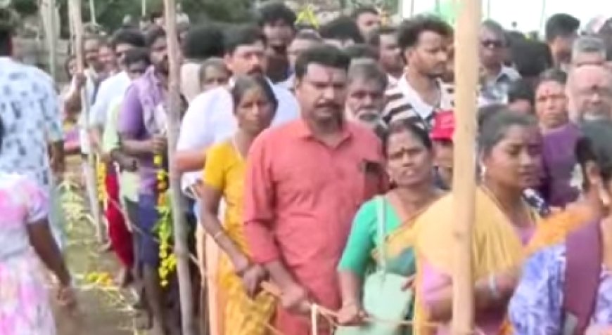 ഇടുക്കിയിലെ പെരിയാർ കടുവ സംരക്ഷണ കേന്ദ്രത്തിനുള്ളിലെ പുരാതനമായ മംഗളാദേവി ക്ഷേത്രത്തിൽ ഇടിമിന്നലേറ്റ് നാശനഷ്ടങ്ങൾ ഉണ്ടായതായി റിപ്പോർട്ട്.      