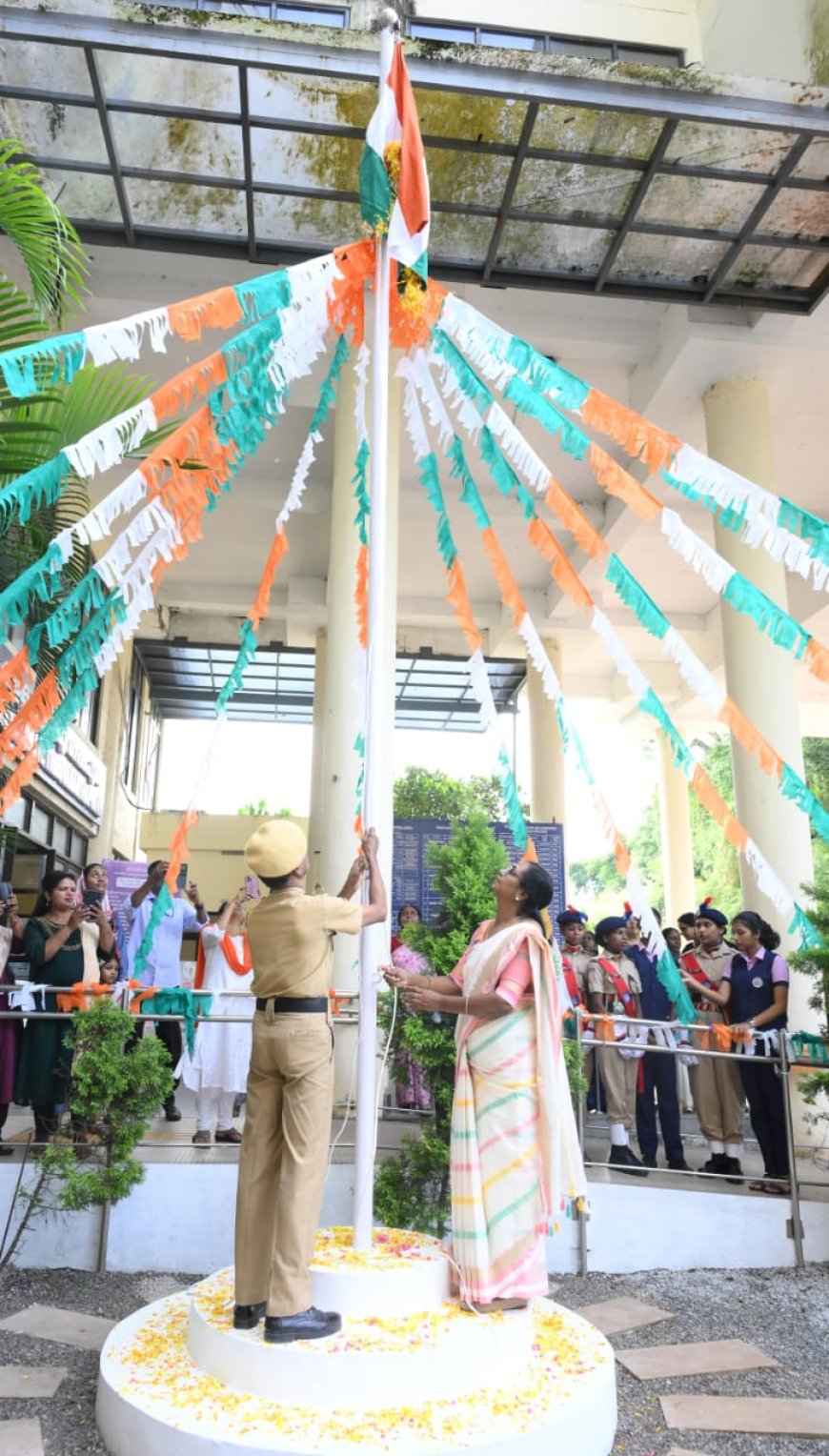 *കളക്ടറേറ്റില്‍ സ്വാതന്ത്ര്യ ദിനം ആഘോഷിച്ചു*